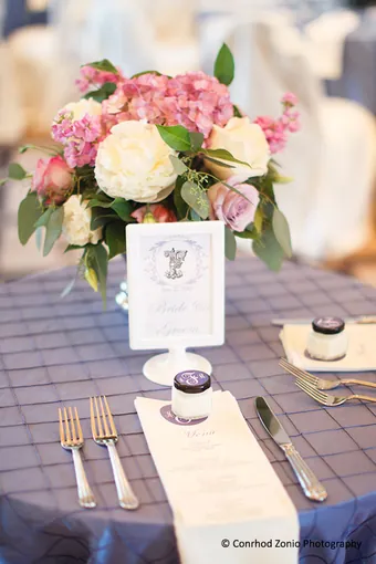 Ceremony arrangement designed by Great Expectations KY