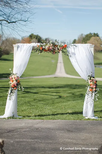 Bridal bouquet designed by Great Expectations KY