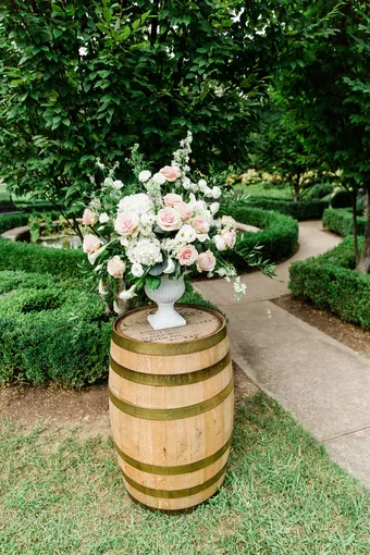 Bridal bouquet designed by Great Expectations KY