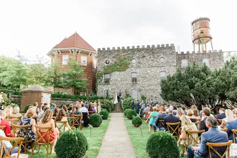Wedding couple portrait coordinated by Great Expectations KY in Central Kentucky